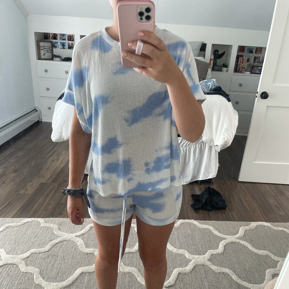 Vici tie dye sleep/lounge set!